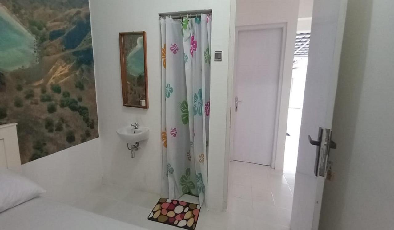 Oyo 90974 Homestay Golo Koe Sejahtera Labuan Bajo Exterior foto