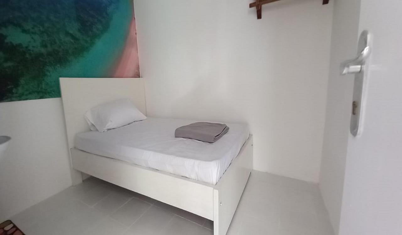 Oyo 90974 Homestay Golo Koe Sejahtera Labuan Bajo Exterior foto